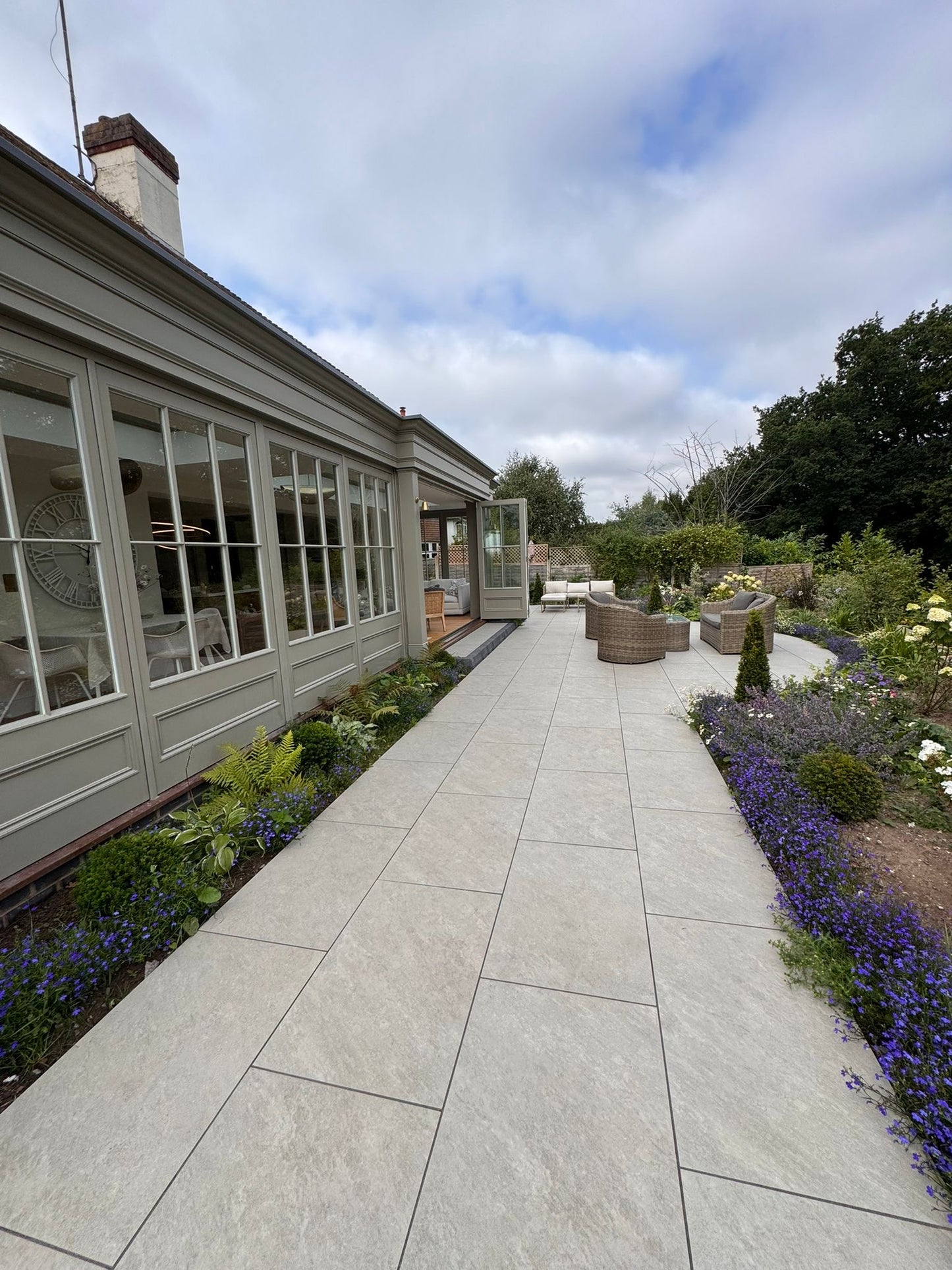 Quartz Light Grey Porcelain Paving 900x600 22.1m2 Pack